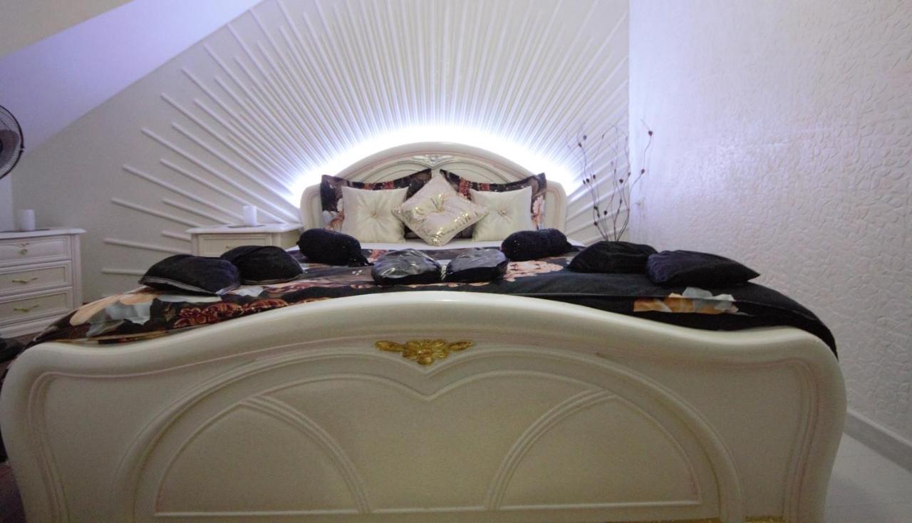 Apartment Penthouse Chişinau Exteriör bild